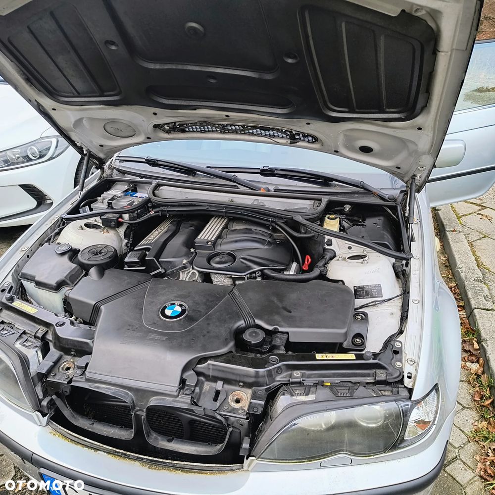 BMW Seria 3 318i - 15