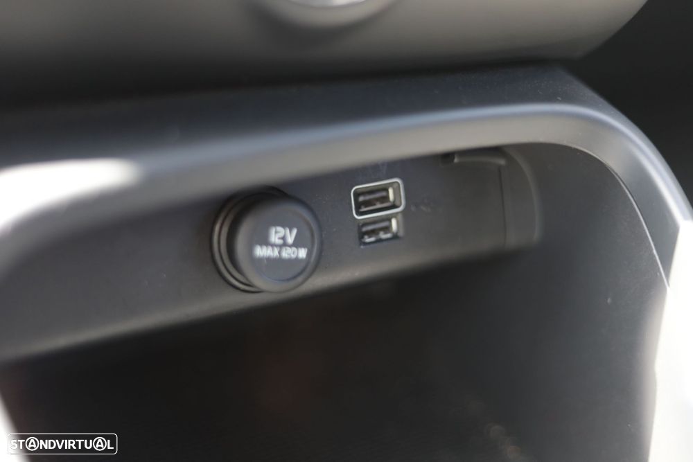 Volvo XC 40 2.0 D3 R-Design - 21