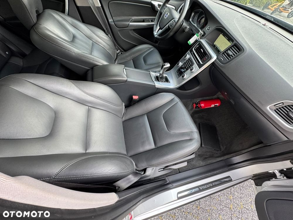 Volvo S60 D2 Momentum - 32