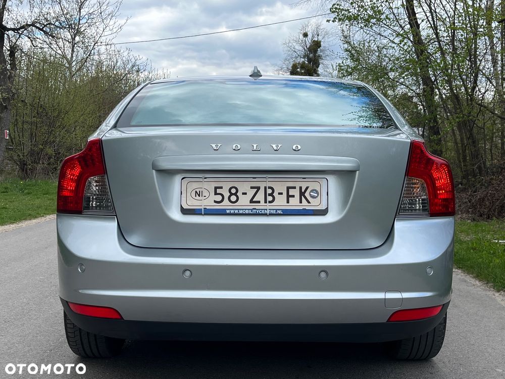 Volvo S40 2.0 Momentum - 5