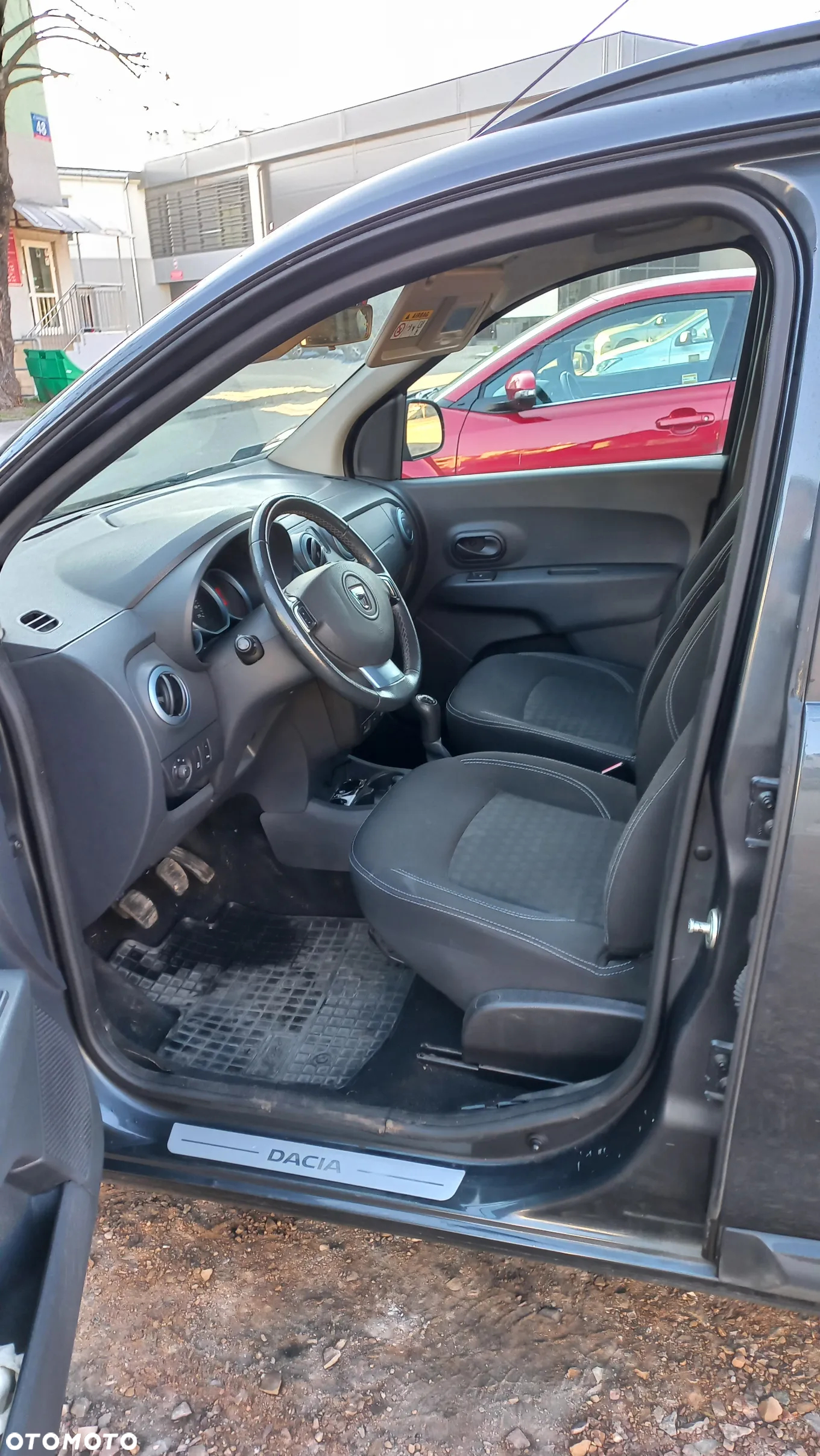 Dacia Lodgy 1.2 TCe Stepway - 4