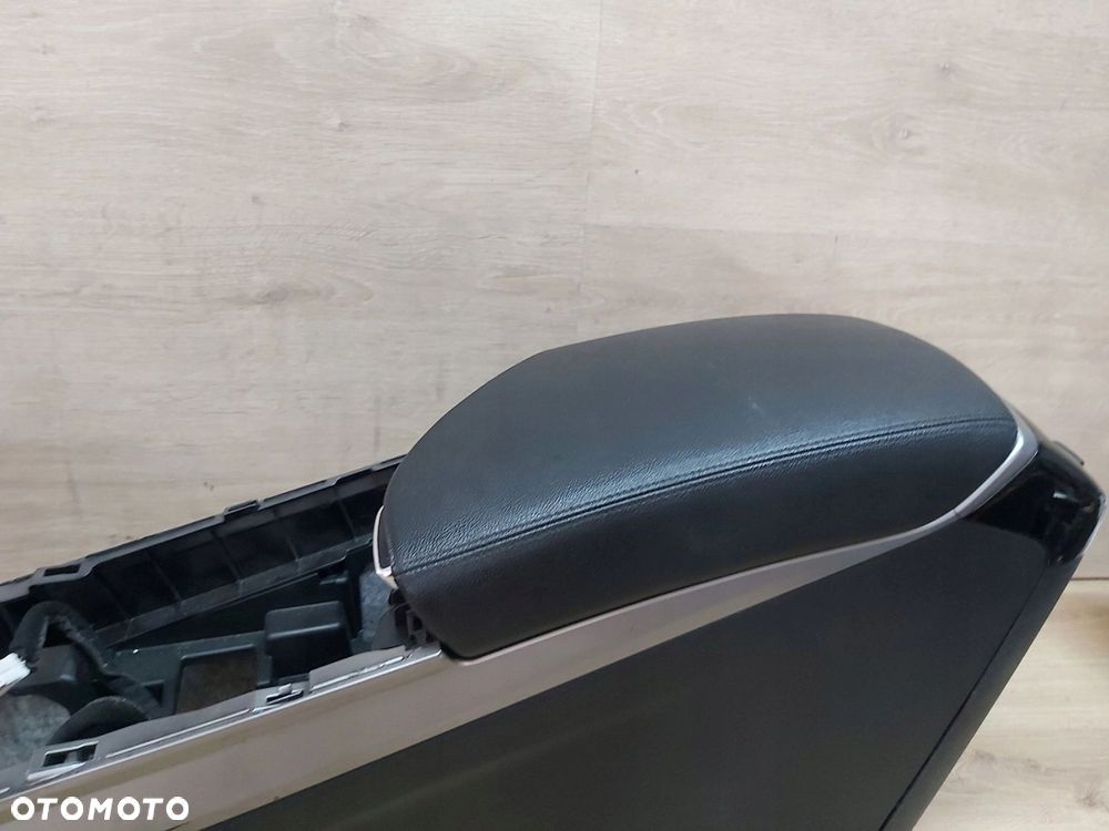 HYUNDAI i40 podłokietnik schowek skóra - 1