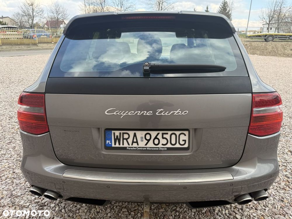 Porsche Cayenne Turbo - 13