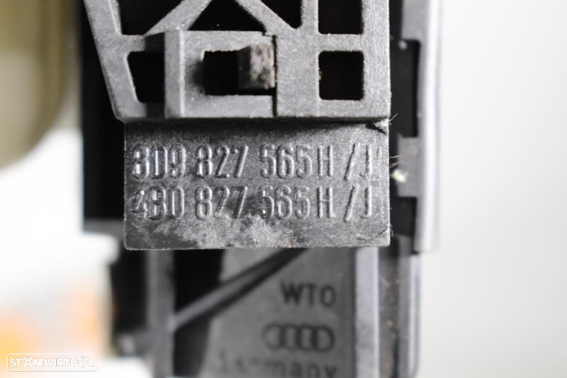 Puxador Da Tampa Da Mala Audi A3 (8L1)  8D9827565h / 8D9827565j / 4B08 - 7
