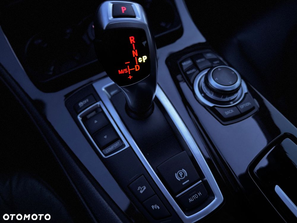 BMW Seria 5 535i xDrive - 16