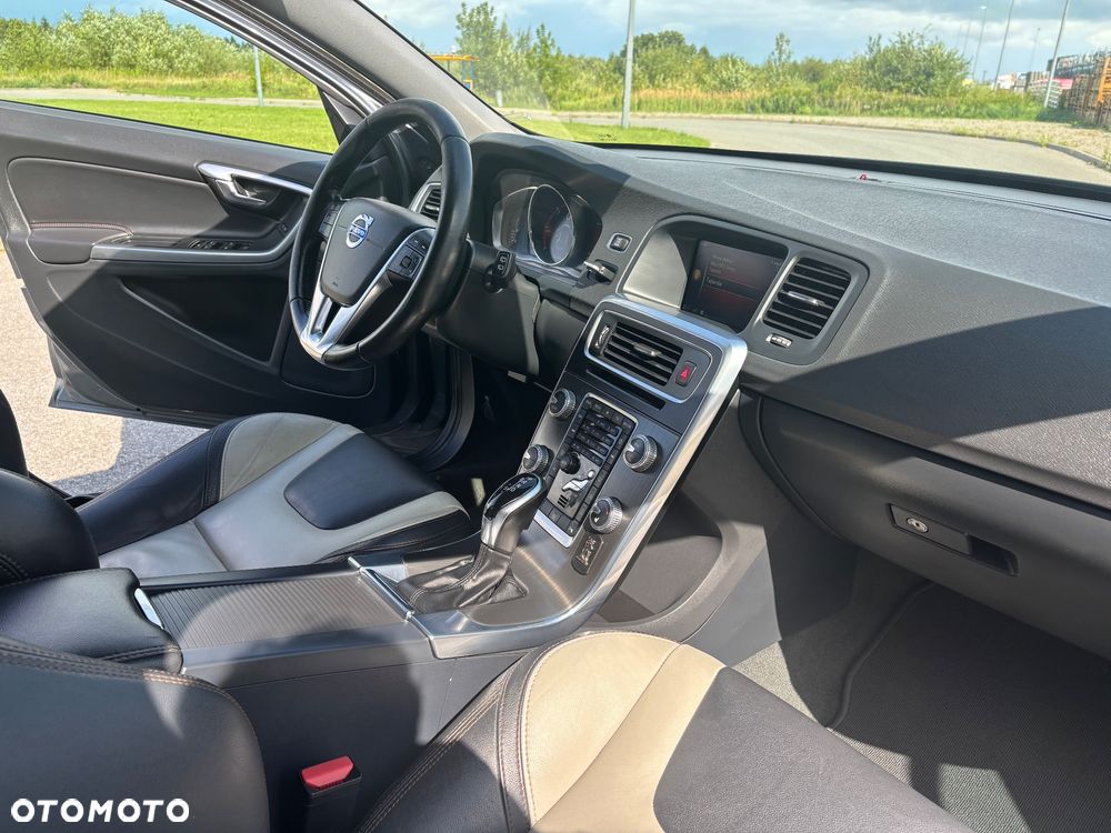 Volvo V60 Cross Country D3 Drive-E Kinetic - 15