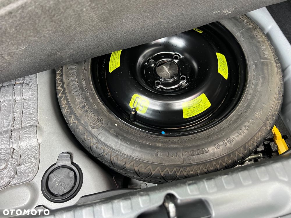 Citroën DS4 e-HDi 115 SoChic - 8