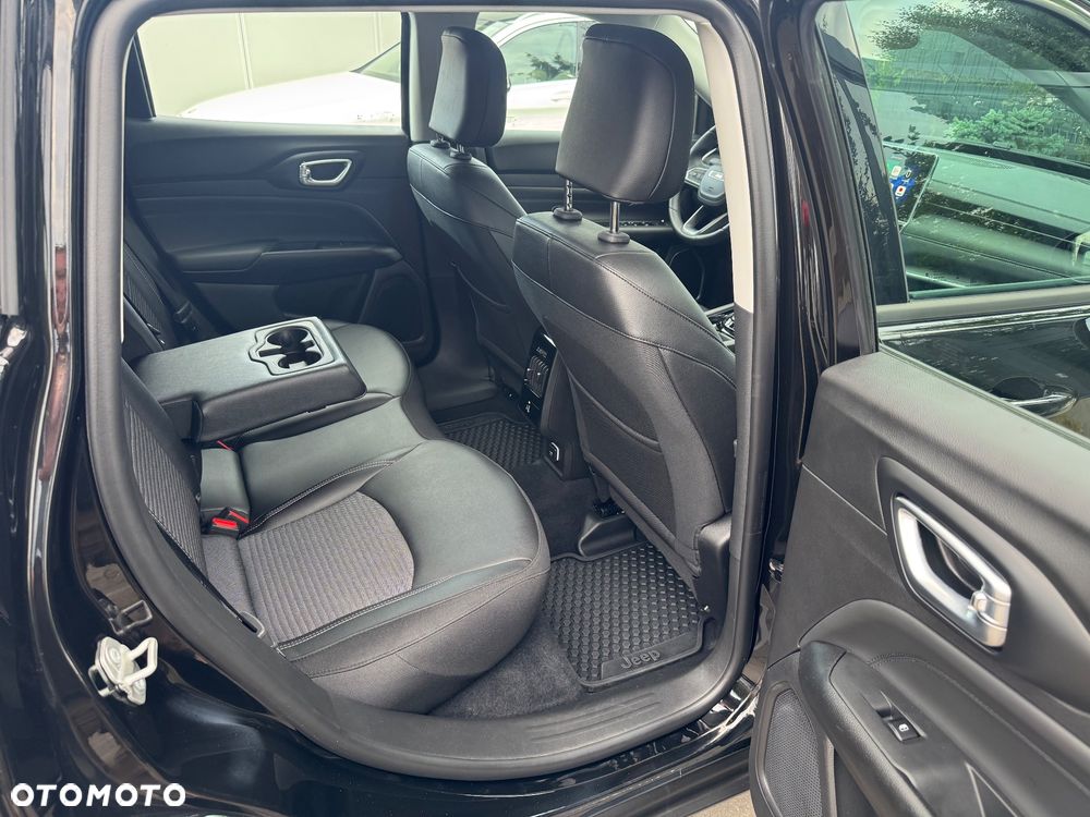 Jeep Compass 1.5 GSE T4 48V e-Hybrid Automatik Night Eagle - 32
