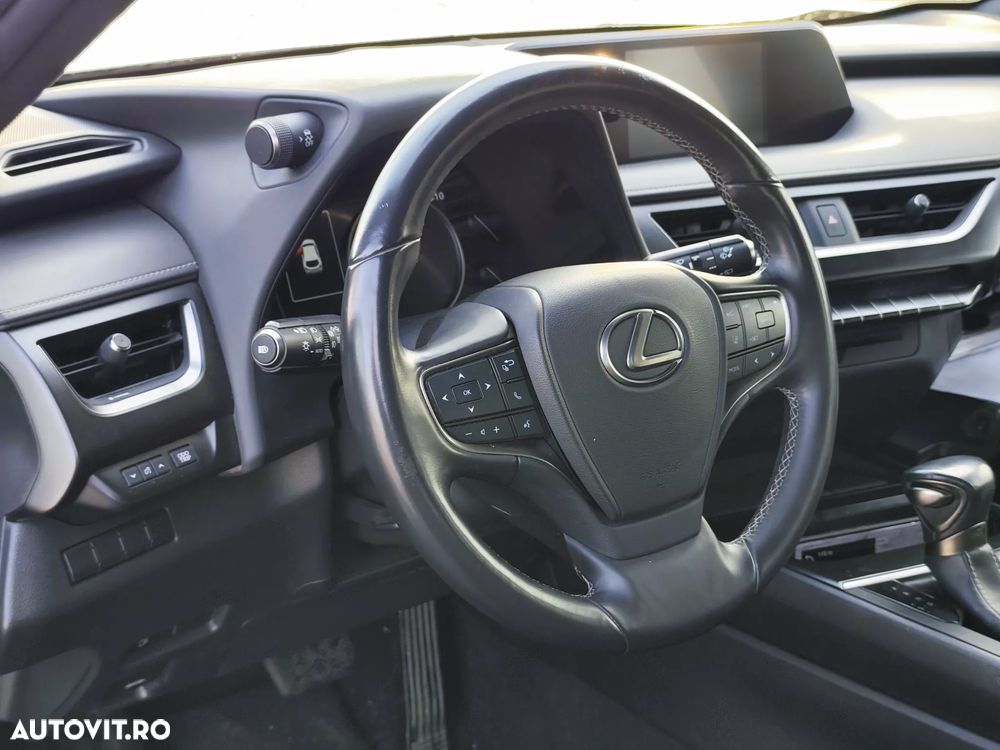 Lexus UX 250h FWD Business - 7