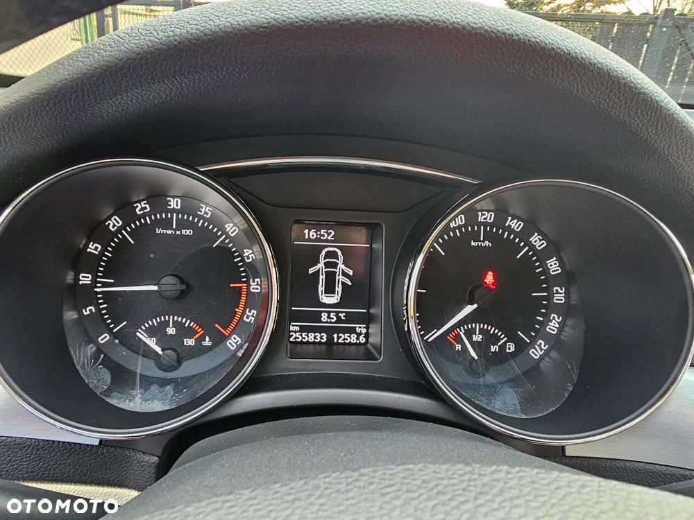 Skoda Superb 2.0 TDI 4x4 Elegance - 22