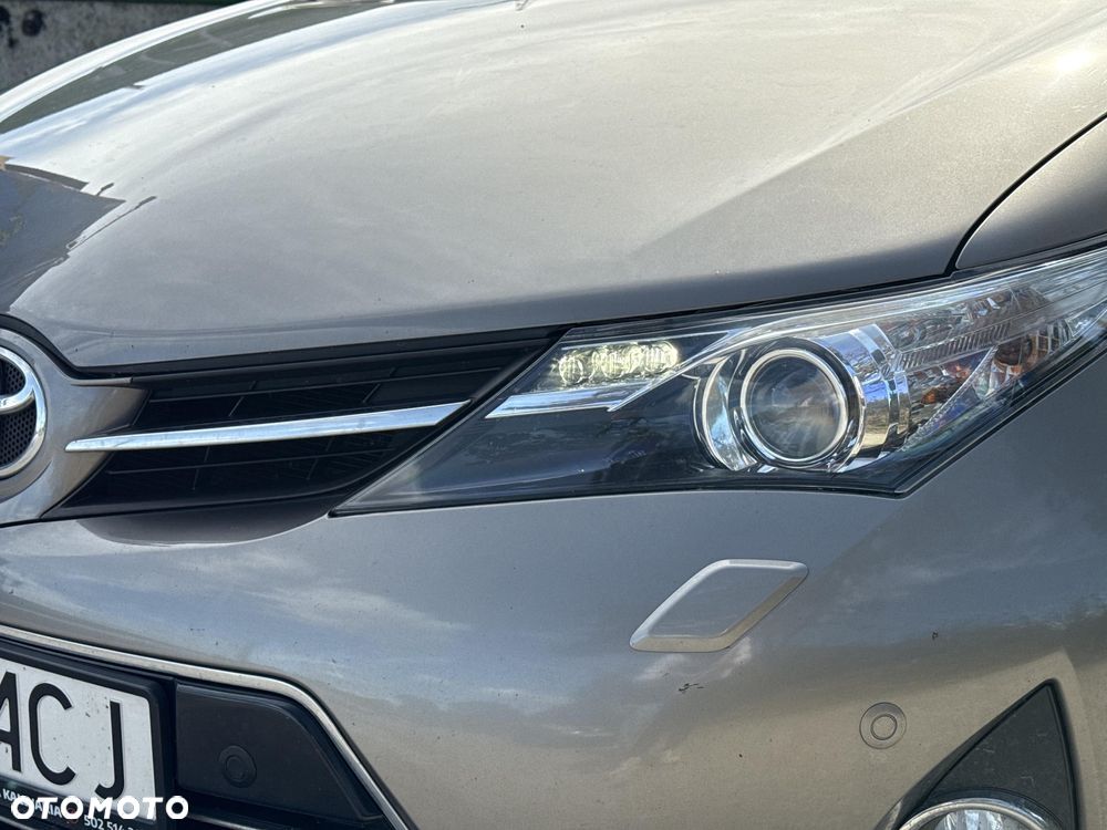 Toyota Auris 1.6 Premium Comfort MS - 25