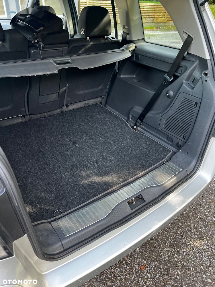 Opel Zafira - 10
