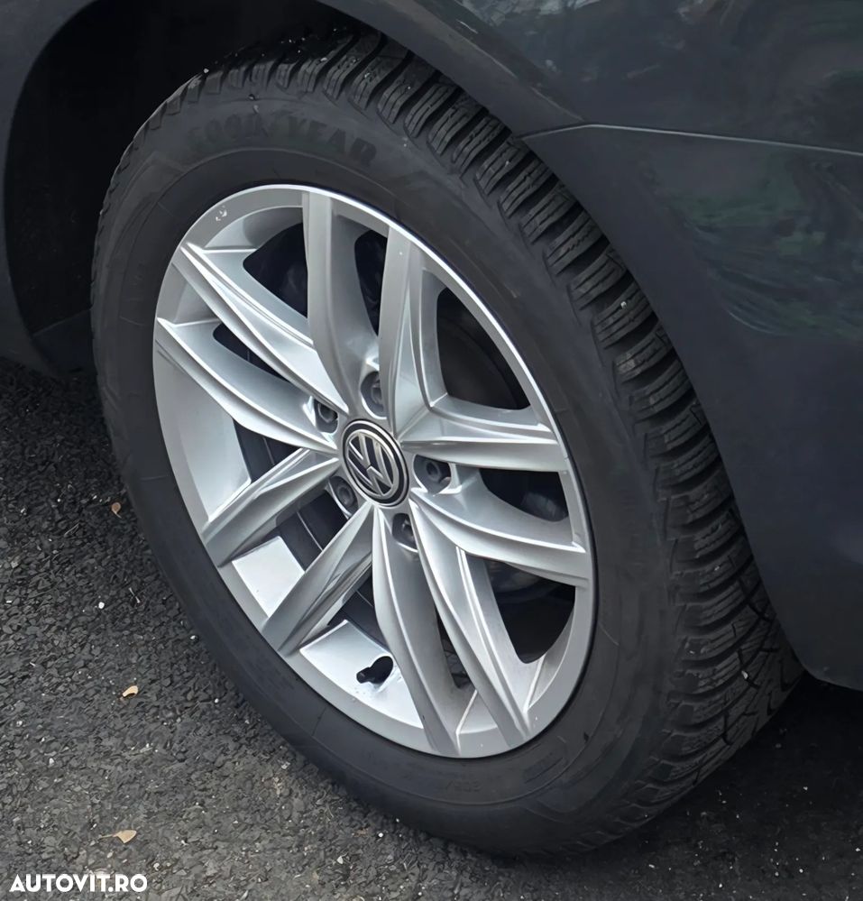 Volkswagen Golf - 8