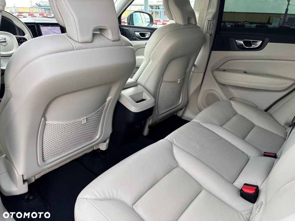 Volvo XC 60 B4 D Plus Bright - 17