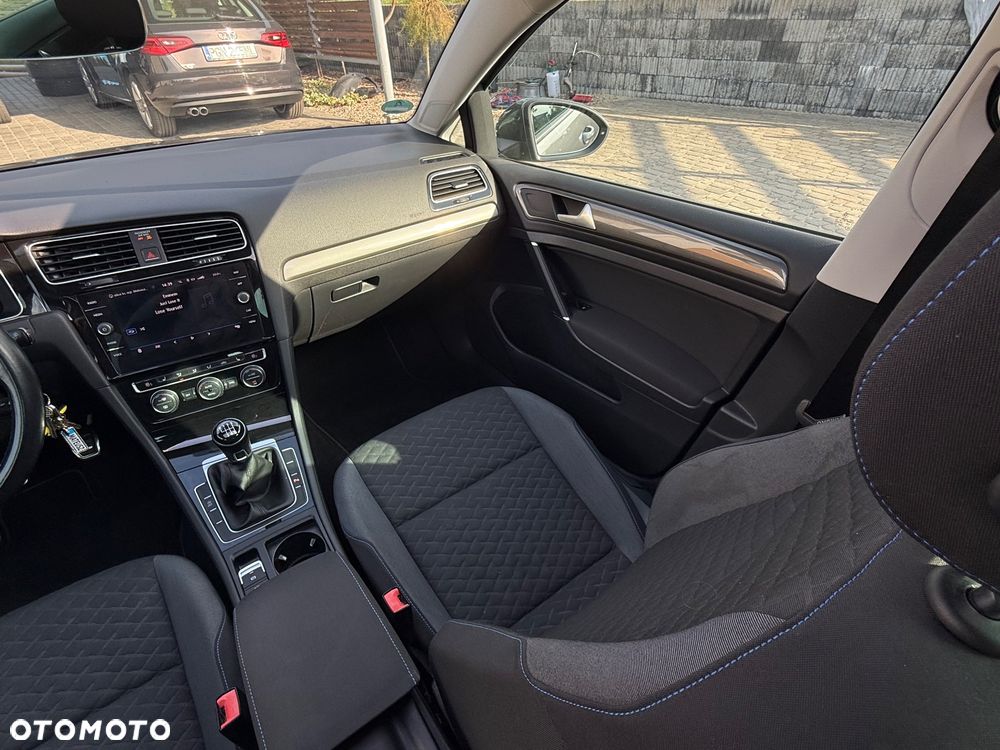 Volkswagen Golf 1.5 TSI OPF R-Line - 29