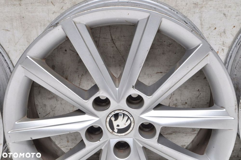 SKODA  FELGI ALUMINIOWE 5E0601025E 17 7.0 ET49 5X112 - 12