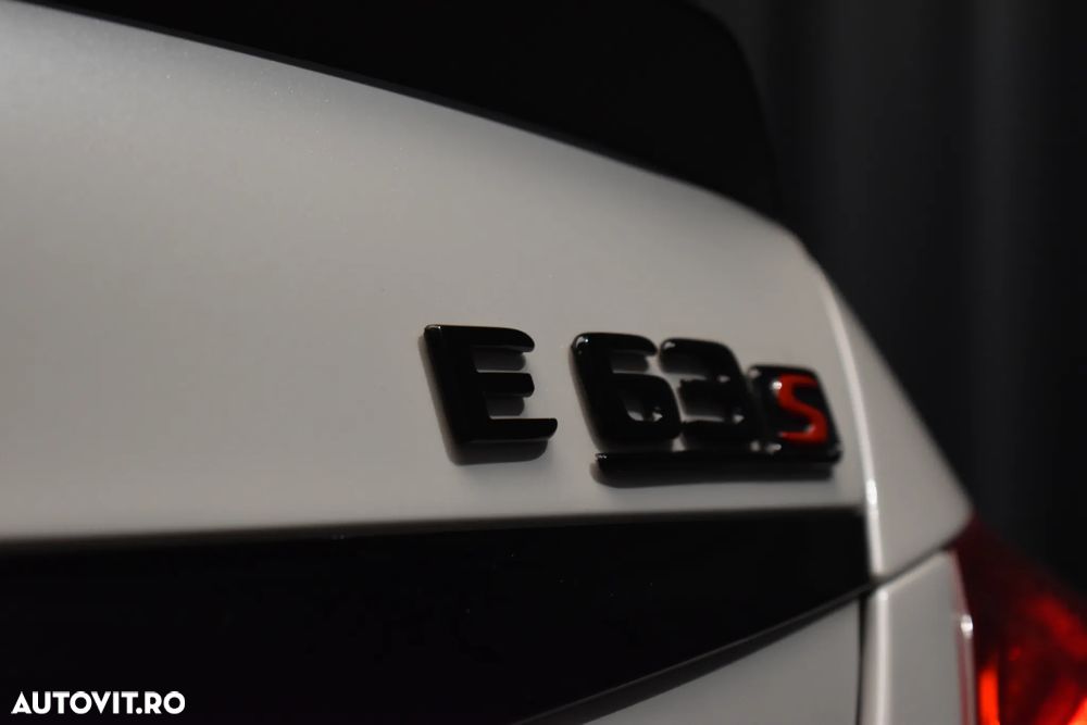 Mercedes-Benz E 63 AMG S 4MATIC Aut. - 25