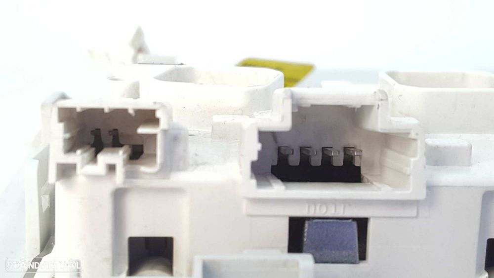 LUZ INTERIOR PEUGEOT 208 ALLURE - 3