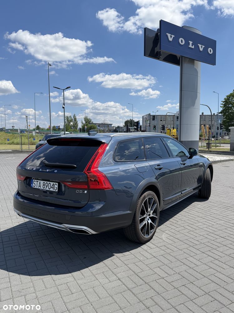 Volvo V90 Cross Country D5 AWD Geartronic - 4