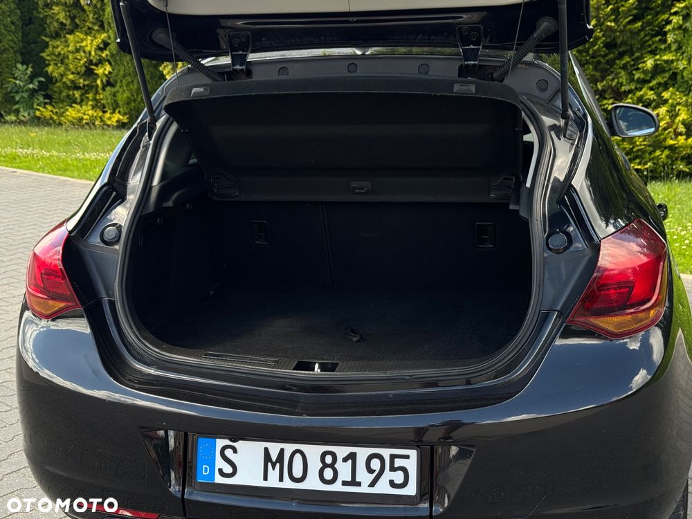 Opel Astra 1.4 Turbo Design Edition - 21