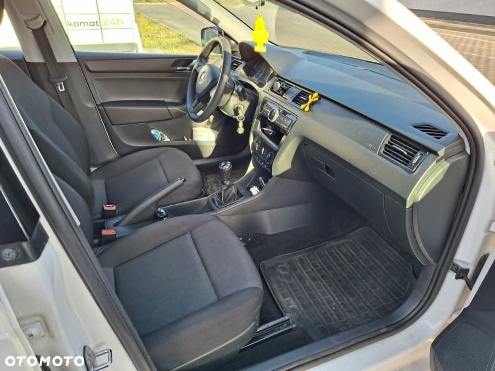 Skoda RAPID 1.2 TSI Edition - 11