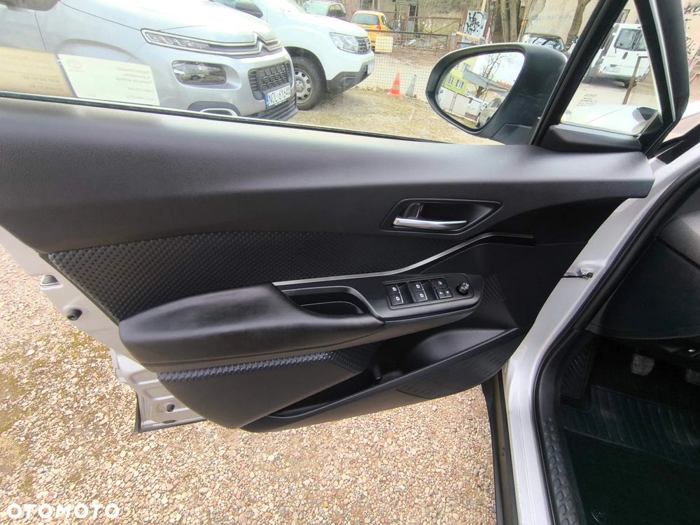 Toyota C-HR 1.2 T Dynamic - 9