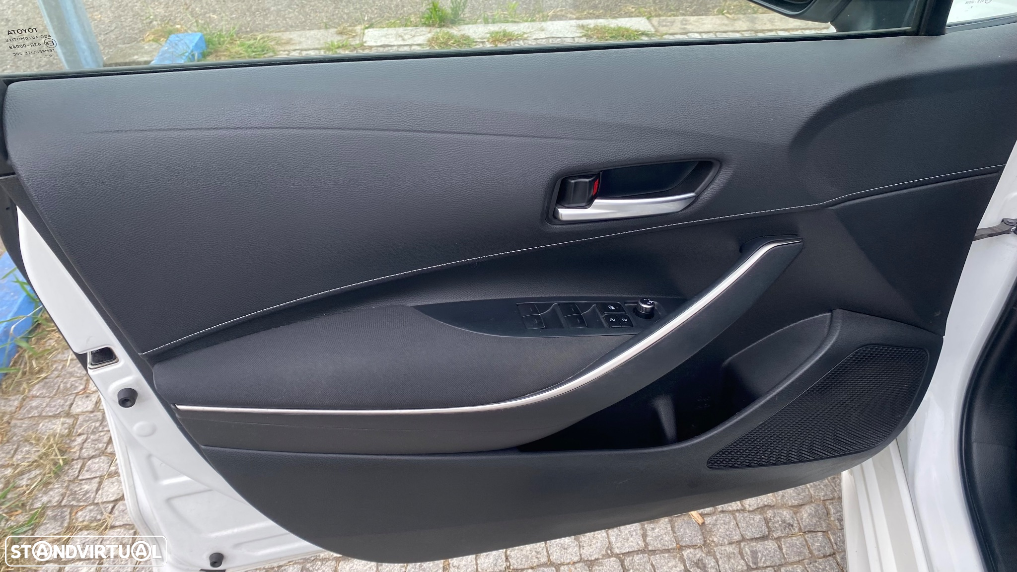 Toyota Corolla 1.8 Hybrid Comfort - 17