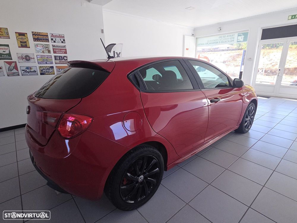 Alfa Romeo Giulietta 2.0 JTDM Distinctive - 7