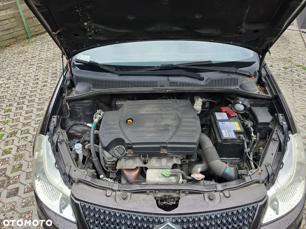 Suzuki SX4 1.6 Comfort Plus - 15