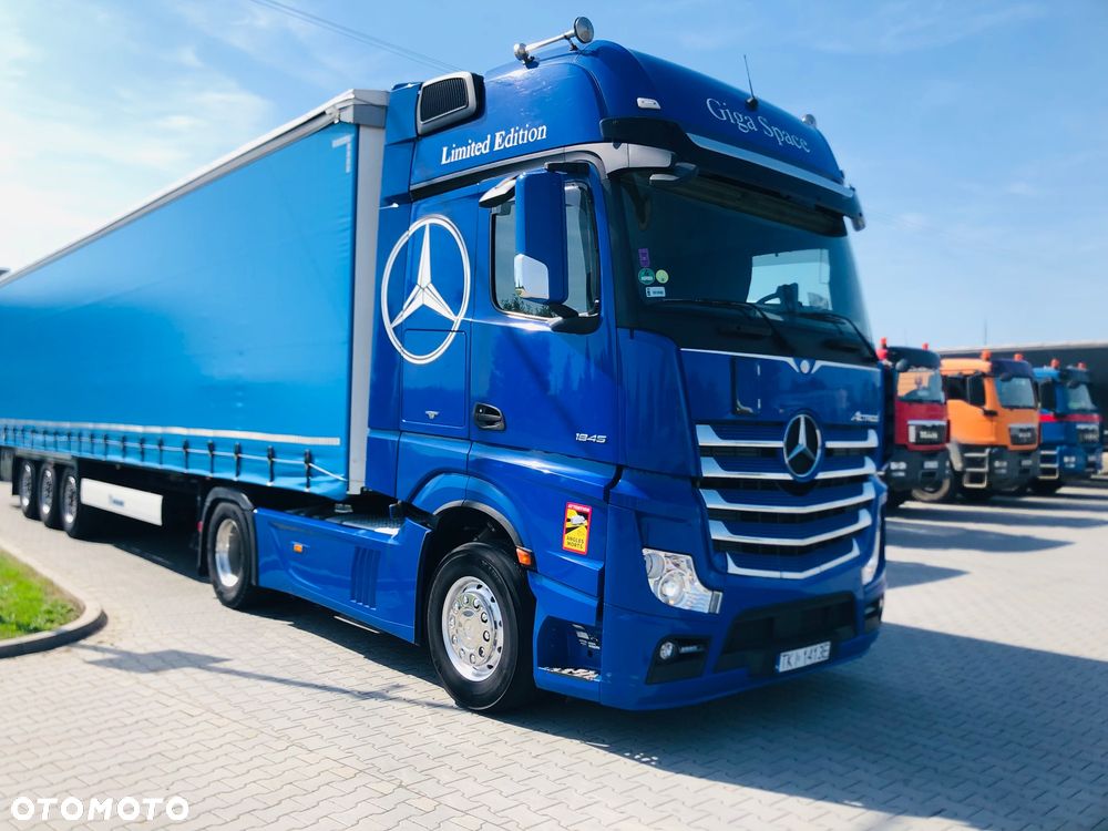 Mercedes-Benz Actros MP4 - 1