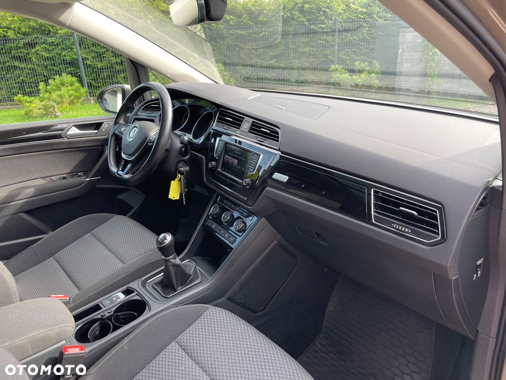 Volkswagen Touran 1.6 TDI SCR BlueMotion Technology Comfortline - 10
