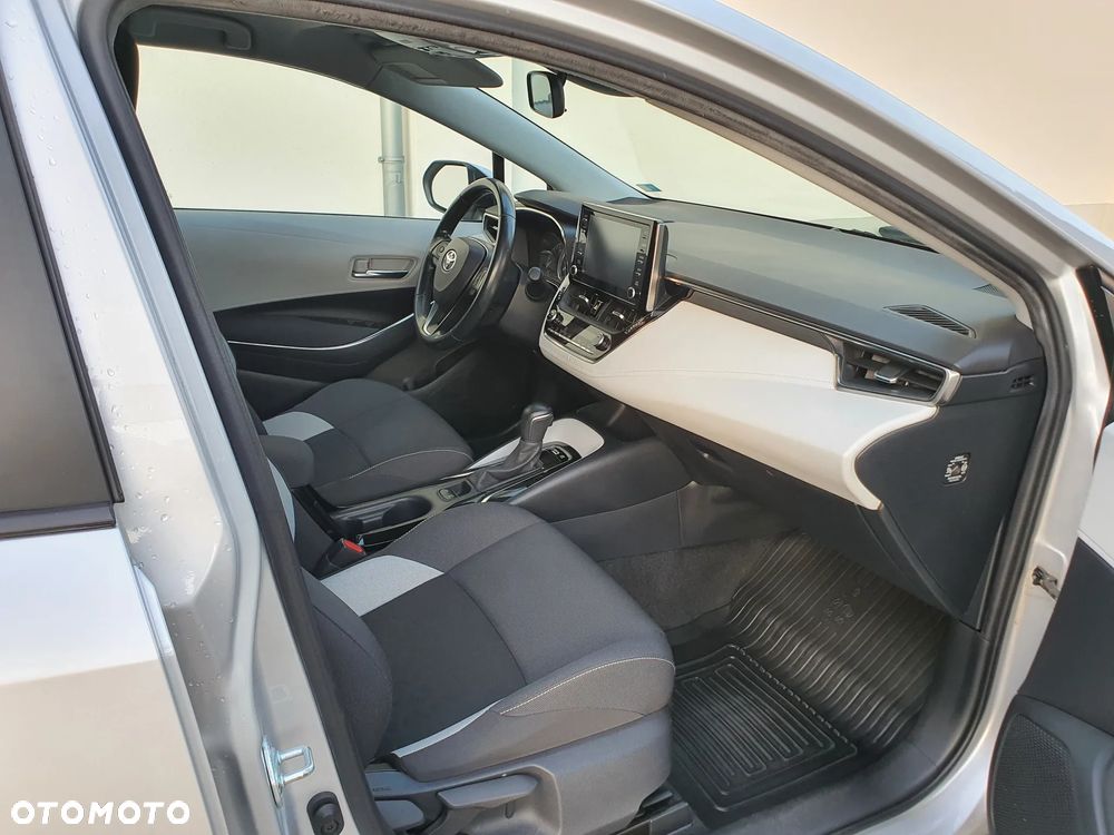 Toyota Corolla - 13