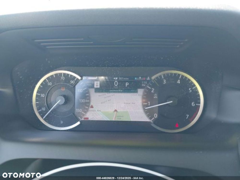 Land Rover Discovery Sport - 11