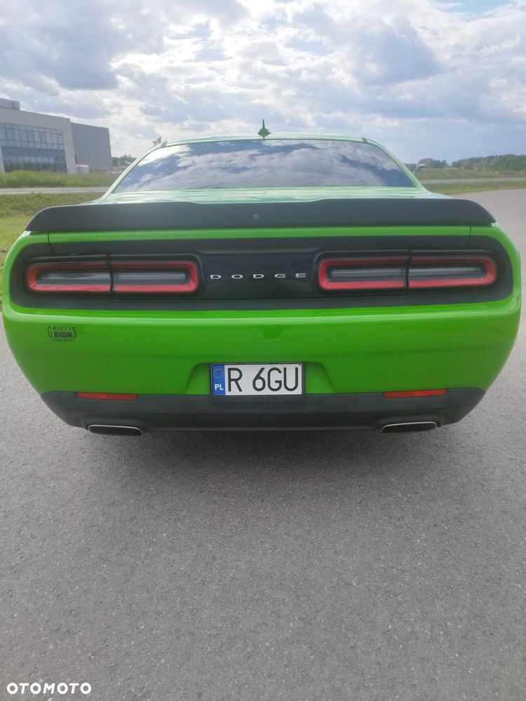 Dodge Challenger - 4