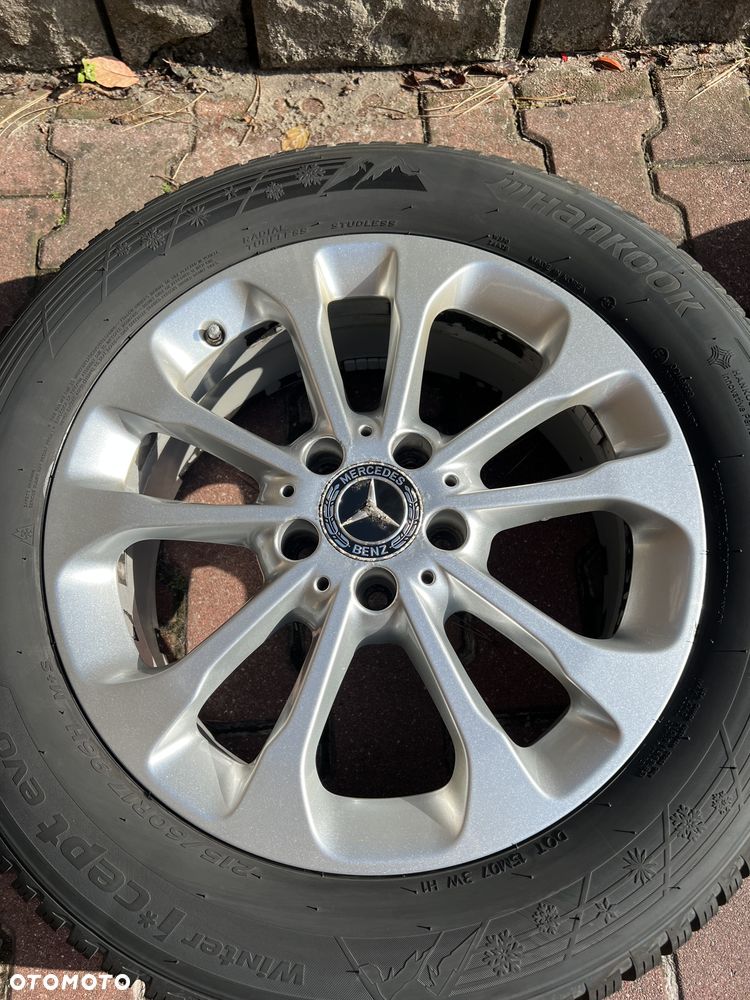 Sprzedam oryginalny komplet felg Mercedes GLA 17” wraz z oponami zimowymi oraz czujnikami ciśnienia - 2