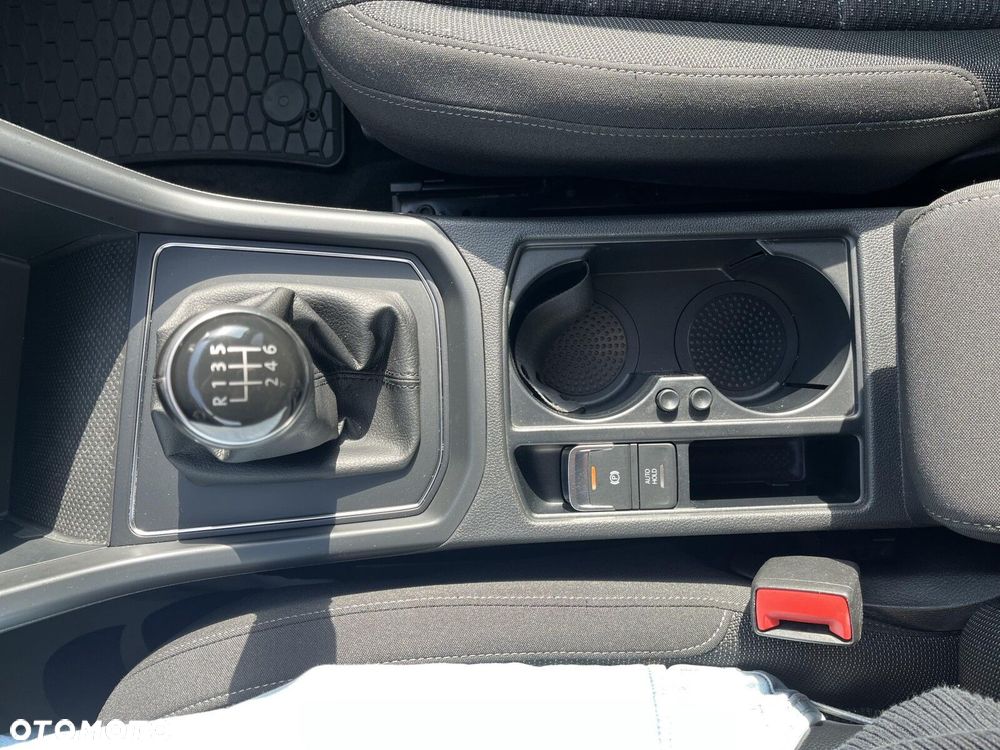 Volkswagen Touran 2.0 TDI BMT Comfortline - 34