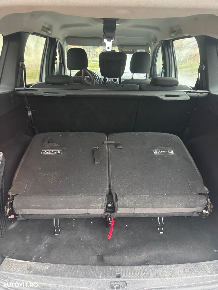 Dacia Lodgy 1.2 TCe 115 CP Stepway - 10