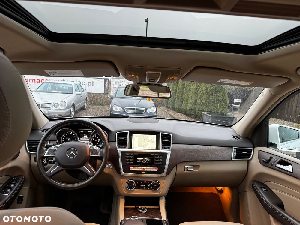 Mercedes-Benz ML 350 4MATIC (BlueEFFICIENCY) 7G-TRONIC - 29