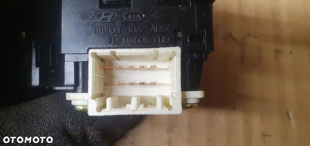 Przełącznik regulacji lusterek Hyundai I30 I - 6