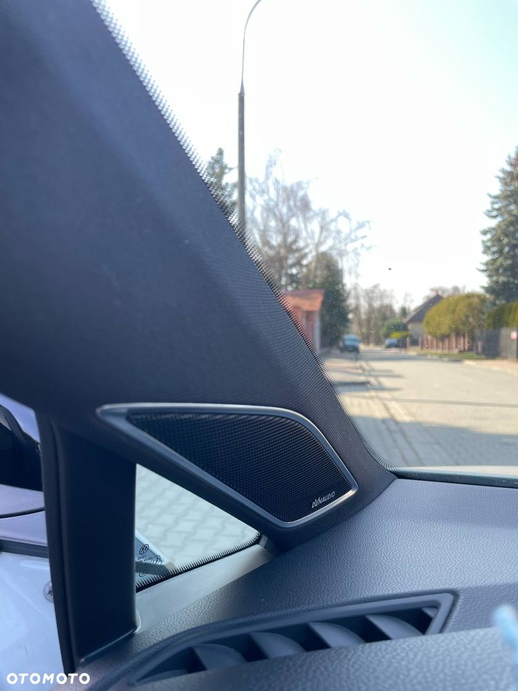 Volkswagen Golf - 10