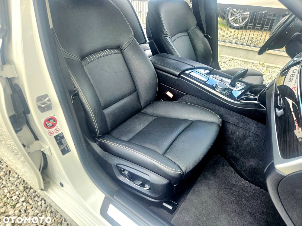 BMW Seria 5 520d Luxury Line - 29