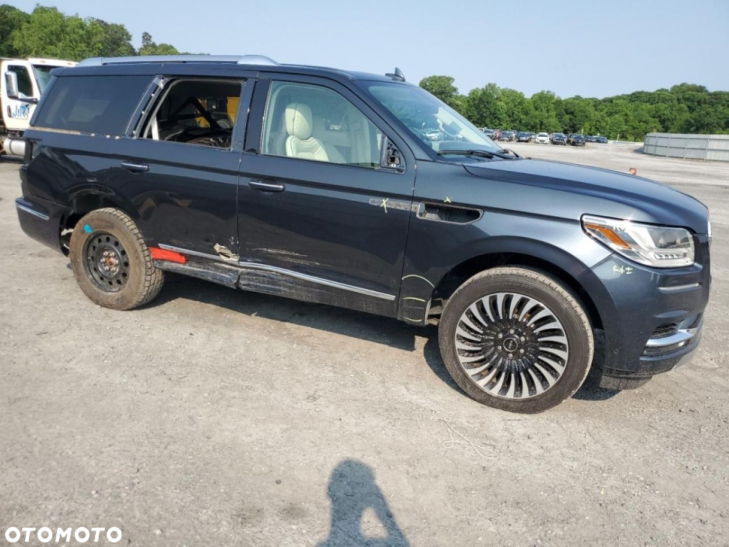 Lincoln Navigator - 2