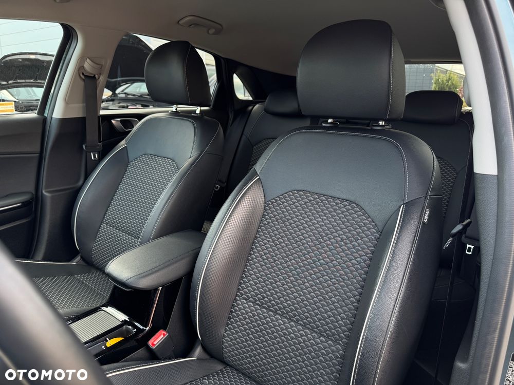 Kia Ceed - 9