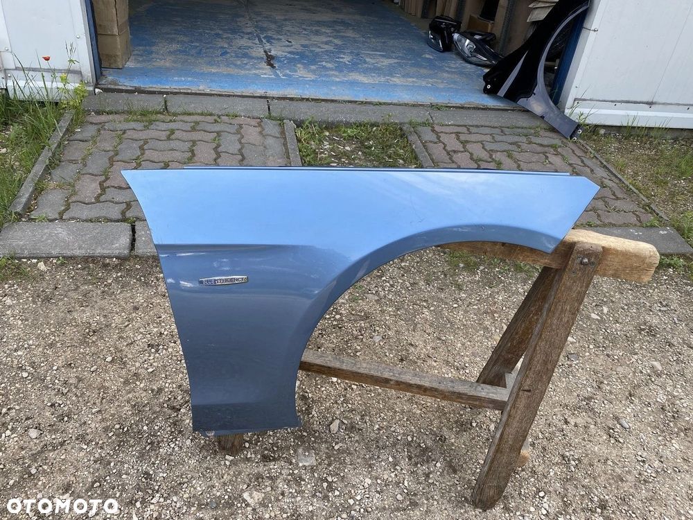BŁOTNIK PRZEDNI PRAWY MERCEDES E KLASA W212 A2128810201 - 2