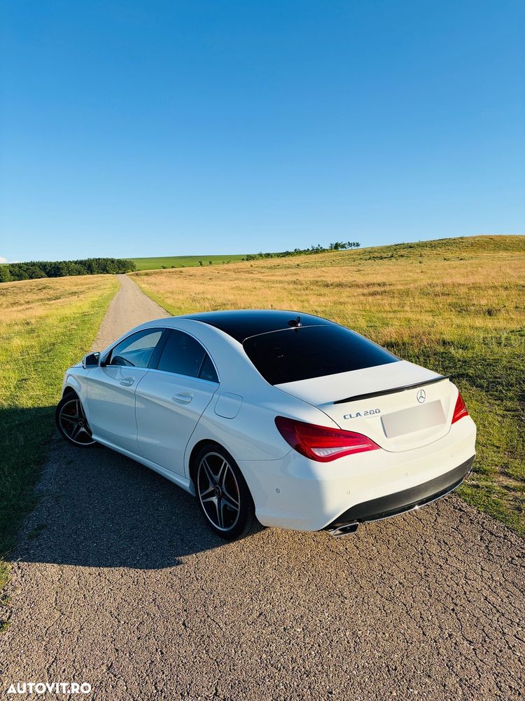 Mercedes-Benz CLA 200 Shooting Brake 7G-DCT AMG Line - 12