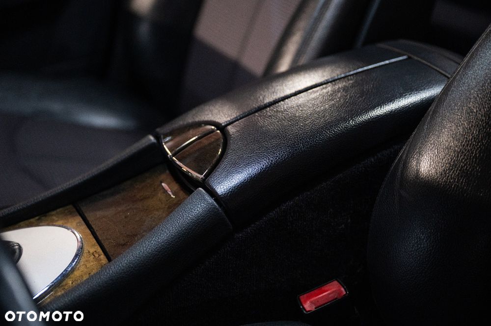 Mercedes-Benz Klasa E 320 CDI T Avantgarde - 13