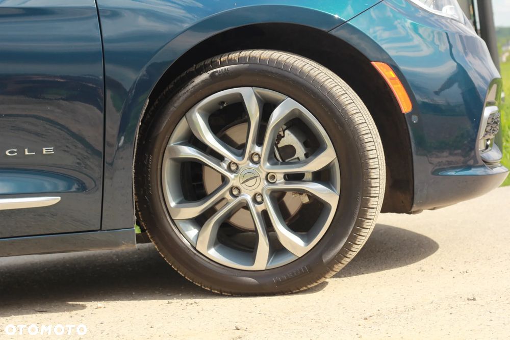 Chrysler Pacifica - 3