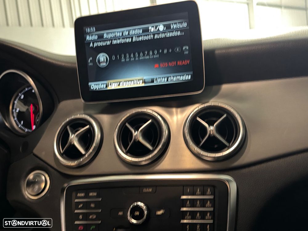 Mercedes-Benz CLA 180 d Shooting Brake AMG Line - 18