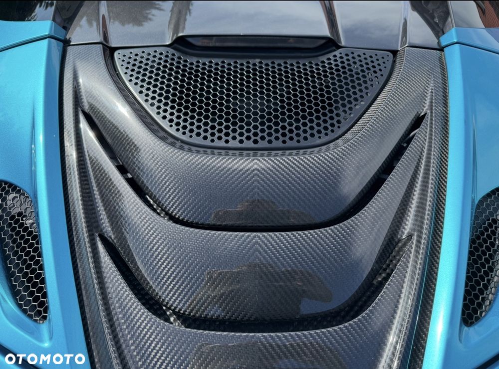McLaren 720S Spider Performance - 10