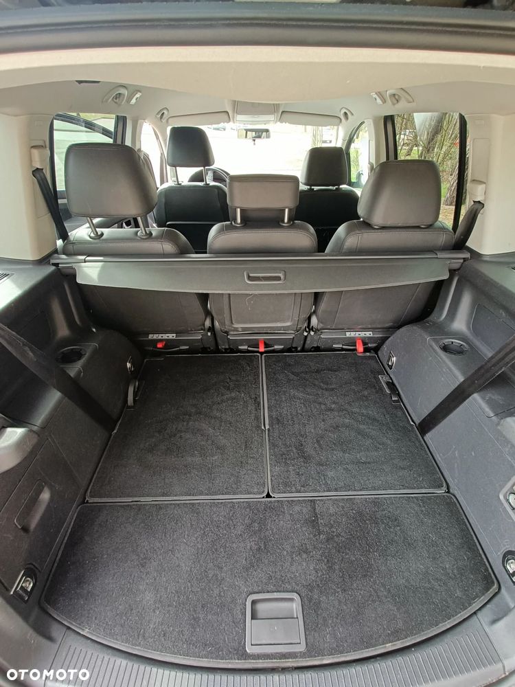 Volkswagen Touran 1.9 TDI DPF Highline DSG - 12